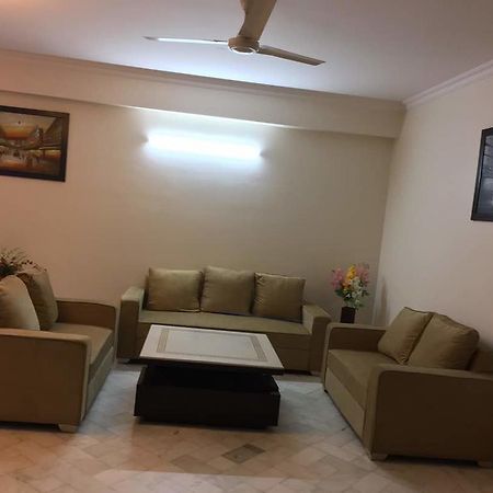Namaste Apartments Yeni Delhi Dış mekan fotoğraf