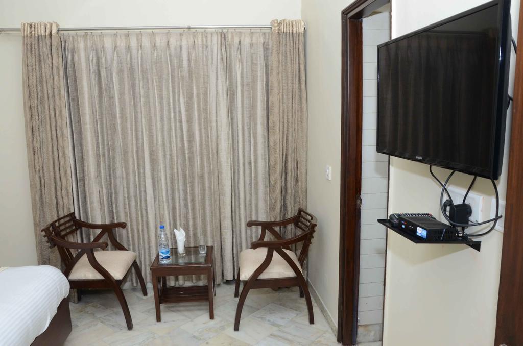 Namaste Apartments Yeni Delhi Dış mekan fotoğraf