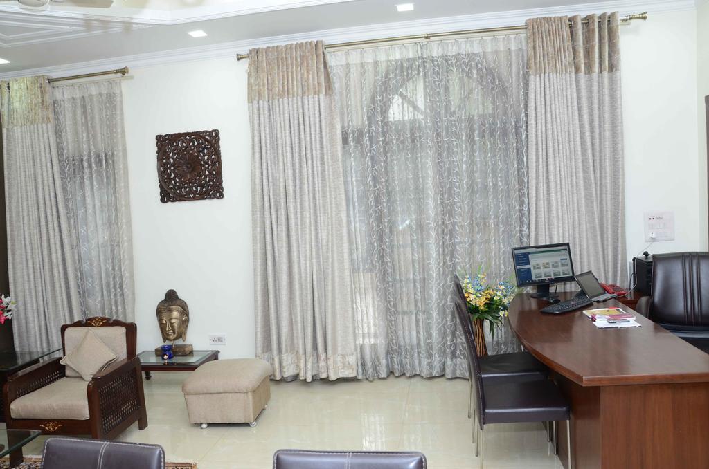 Namaste Apartments Yeni Delhi Dış mekan fotoğraf