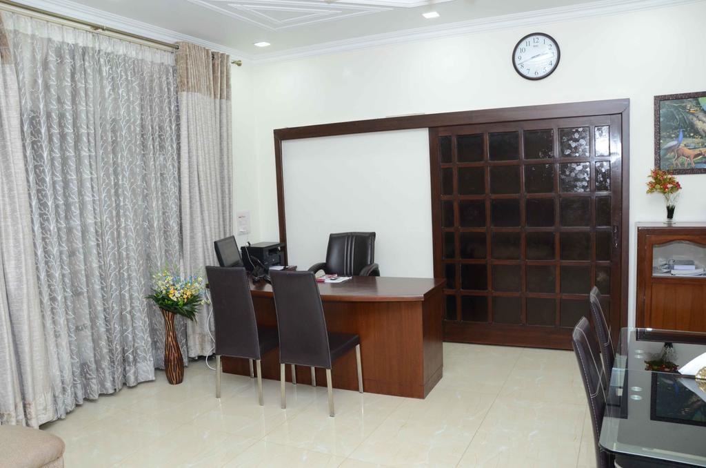 Namaste Apartments Yeni Delhi Dış mekan fotoğraf